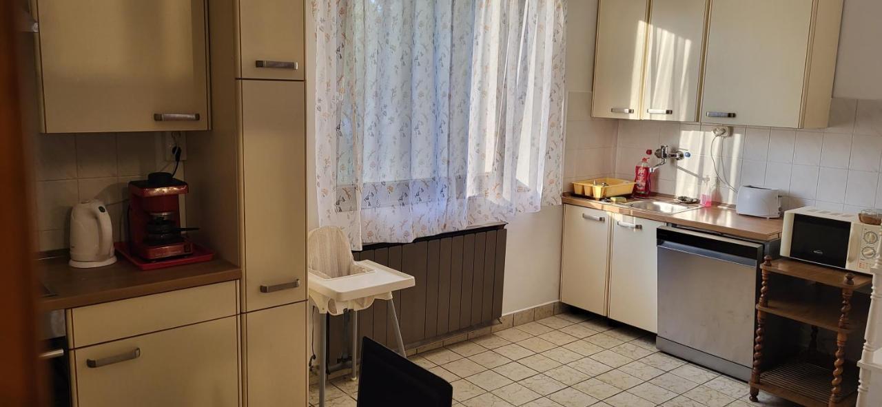 Aniiza Apartman Orvenyes Luaran gambar